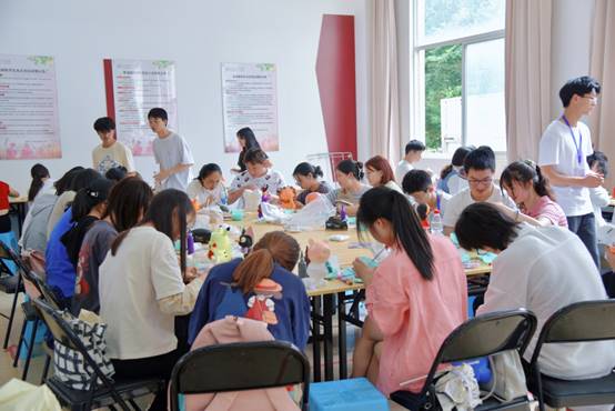 心文化守護心靈，放飛夢想——5?25趣味心理游園活動紀實